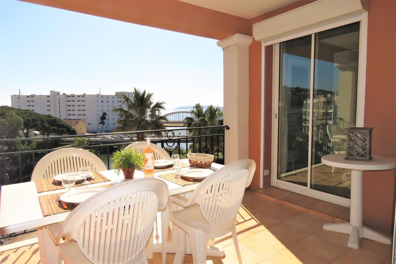 Port Marine Apartment Sainte-Maxime Bagian luar foto