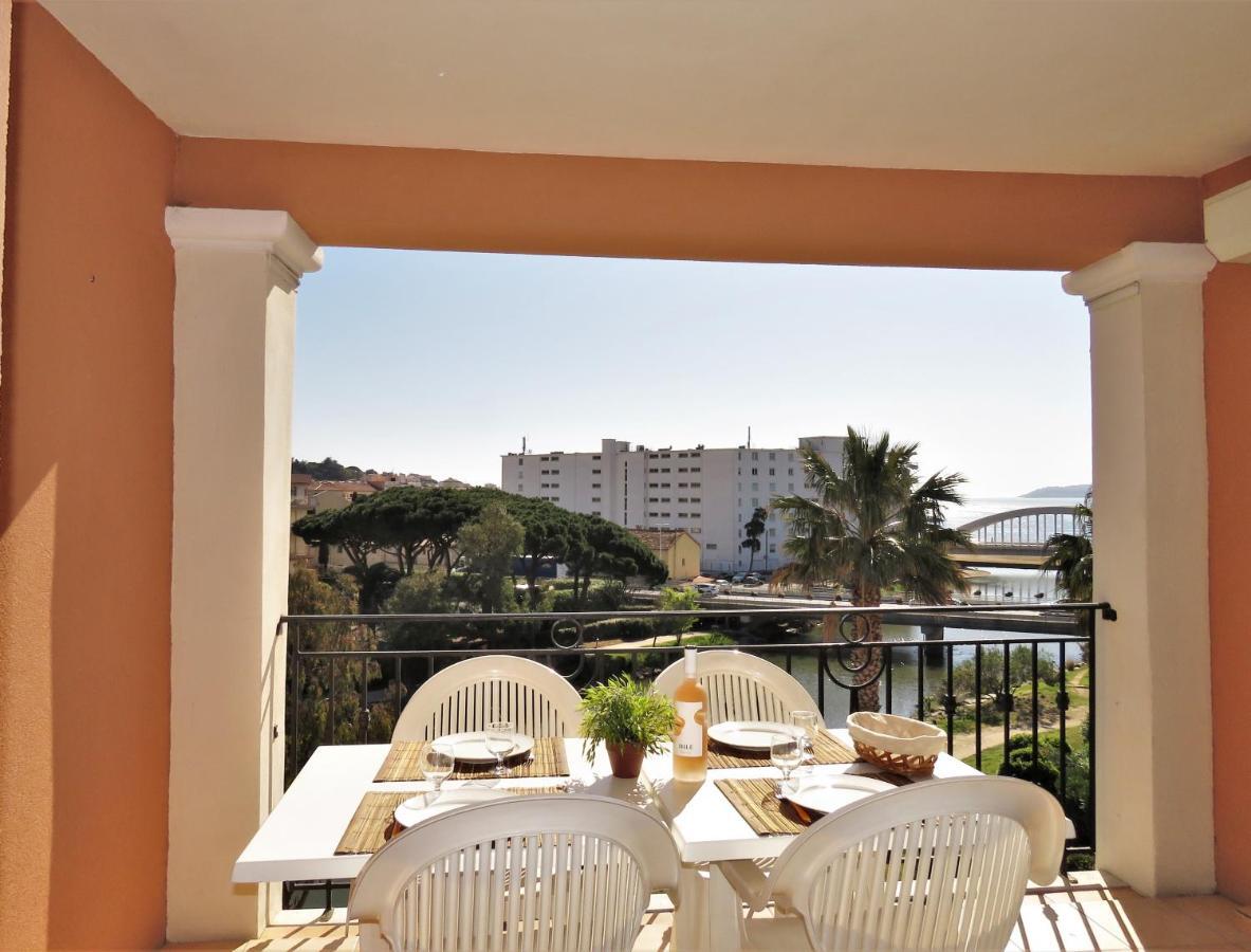 Port Marine Apartment Sainte-Maxime Bagian luar foto